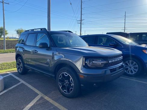 Used 2025 Ford Bronco Sport Outer Banks AWD/4WD image 2