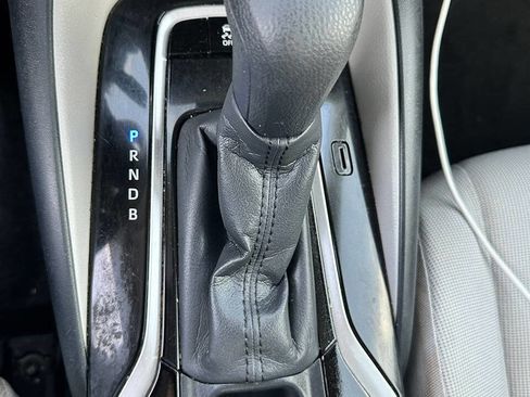 Used 2021 Toyota Corolla LE FWD image 9