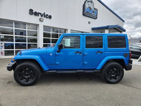 Used 2014 Jeep Wrangler Unlimited Sahara AWD/4WD image 8