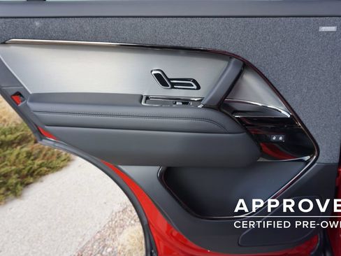Used 2025 Land Rover Range Rover Sport Dynamic SE AWD/4WD image 28