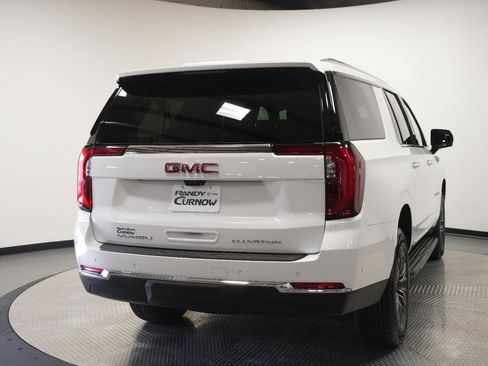 New 2026 GMC Yukon XL Elevation w/ Elevation Premium Package AWD/4WD image 8