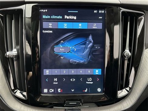 Certified 2025 Volvo XC60 B5 Plus image 19