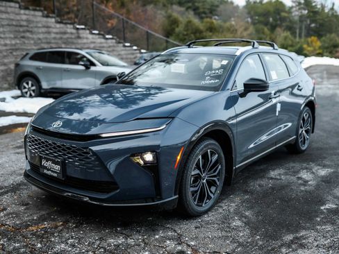 New 2025 Toyota Crown Signia XLE image 7