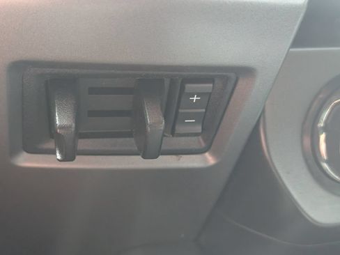 Used 2017 Ford F250 XLT w/ XLT Premium Package AWD/4WD image 17