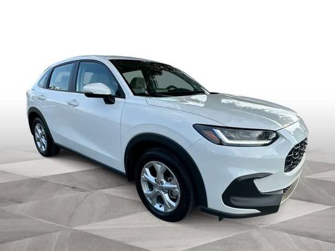 Used 2025 Honda HR-V LX image 2
