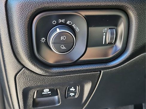 Used 2025 RAM 1500 Big Horn AWD/4WD image 19