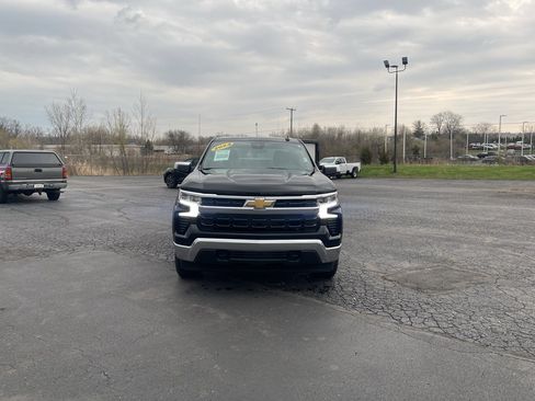 Used 2024 Chevrolet Silverado 1500 LT AWD/4WD image 8