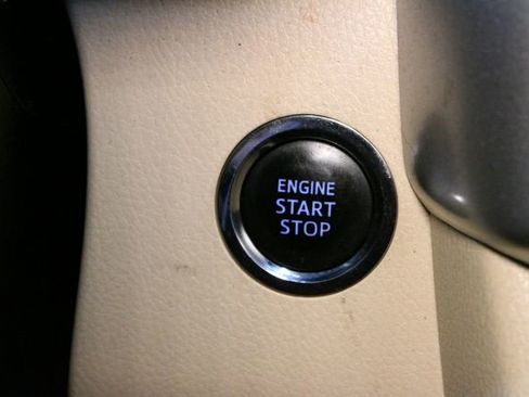 Used 2018 Toyota Highlander XLE AWD/4WD image 27