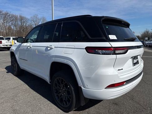 New 2026 Jeep Grand Cherokee Summit w/ Obsidian Package AWD/4WD image 11