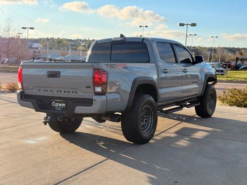 Used 2019 Toyota Tacoma TRD Off-Road AWD/4WD image 8