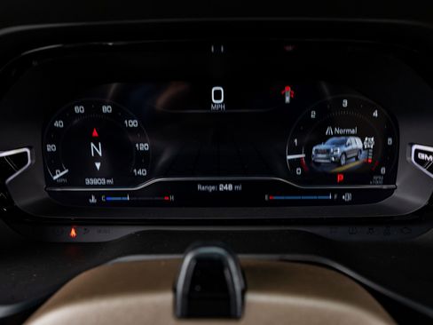 Used 2023 GMC Yukon Denali w/ Denali Reserve Package image 16