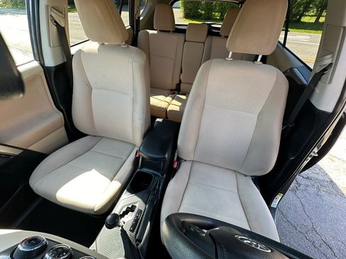 Used 2013 Toyota RAV4 LE FWD image 13