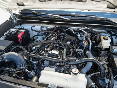 Used 2024 Toyota Tacoma SR image 28