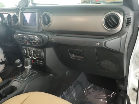 Used 2020 Jeep Gladiator Sport w/ Quick Order Package 24S AWD/4WD image 17