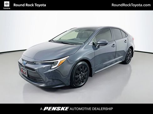 Used 2025 Toyota Corolla LE image 1