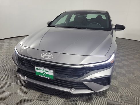 Used 2025 Hyundai Elantra Sport FWD image 15