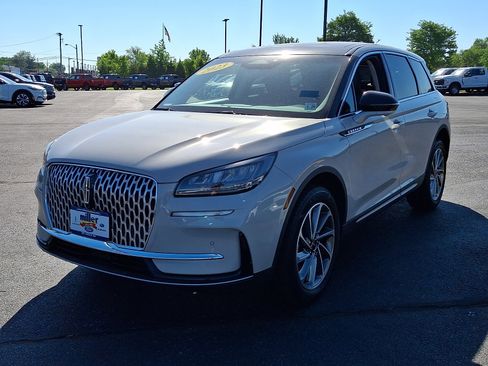 Used 2023 Lincoln Corsair AWD w/ Equipment Group 101A image 3