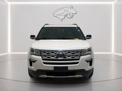 Used 2018 Ford Explorer XLT w/ Equipment Group 202A FWD image 8