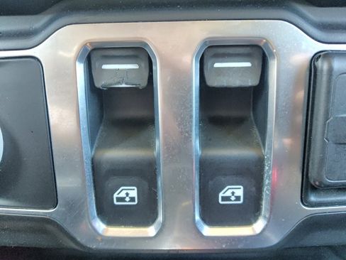 Used 2020 Jeep Wrangler Sport AWD/4WD image 27