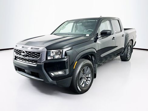 Used 2025 Nissan Frontier SV w/ SV Convenience Package RWD image 3