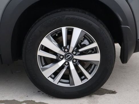 Used 2024 Nissan Pathfinder SL FWD image 8