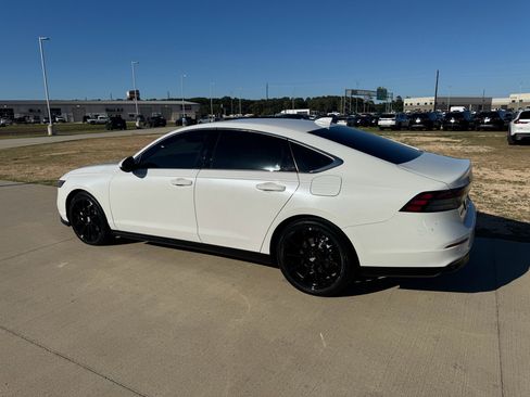 Used 2025 Honda Accord Touring image 6