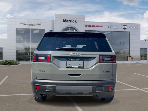 Used 2026 Jeep Cherokee Laredo AWD/4WD image 7