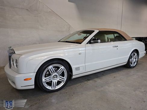Used 2010 Bentley Azure T RWD image 4
