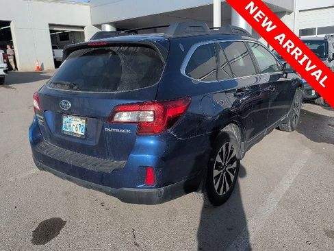 Used 2015 Subaru Outback 2.5i Limited image 3