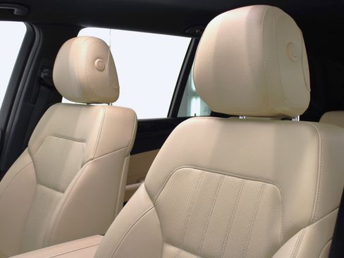 Used 2018 Mercedes-Benz GLS 450 4MATIC image 34