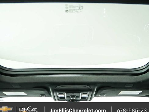 Used 2022 Chevrolet Suburban RST w/ Luxury Package image 21