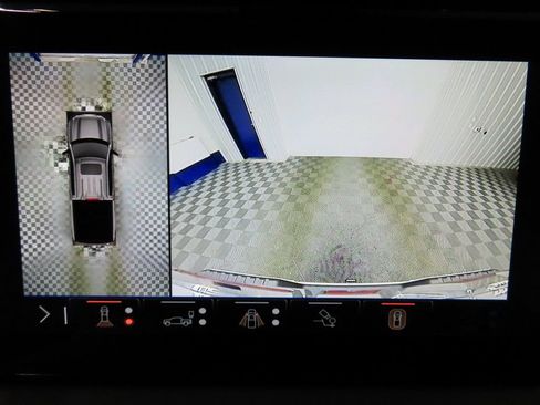 Used 2024 GMC Sierra 1500 AT4 w/ Technology Package image 16