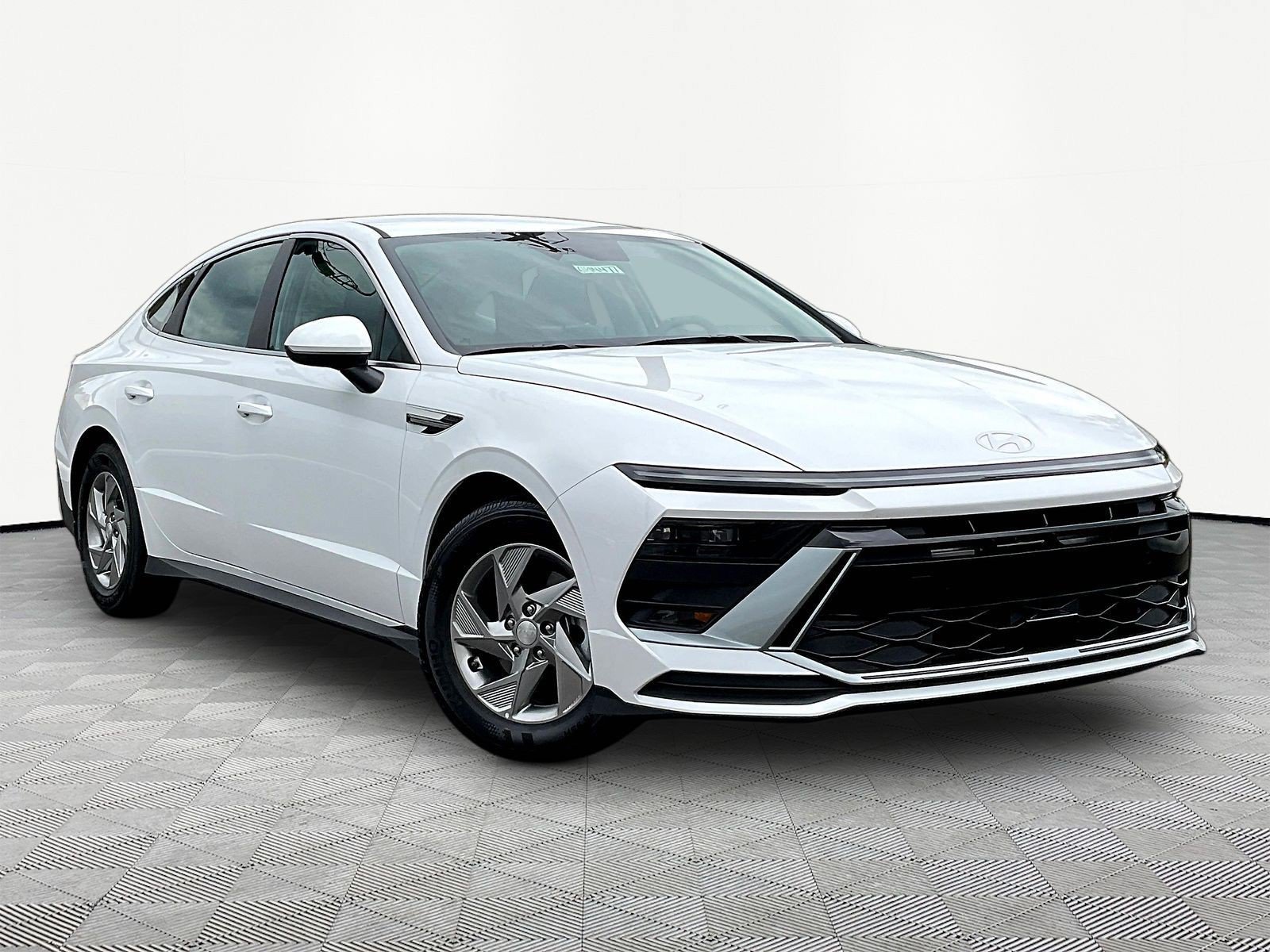 Used 2026 Hyundai Sonata SE FWD image 3