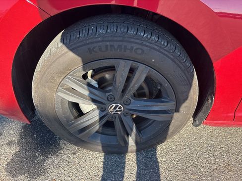 Used 2024 Volkswagen Jetta SE image 11