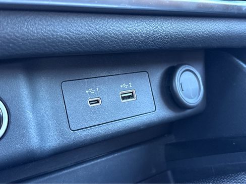 Used 2023 Nissan Rogue S image 27