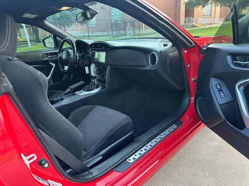 Used 2019 Toyota 86 RWD image 19