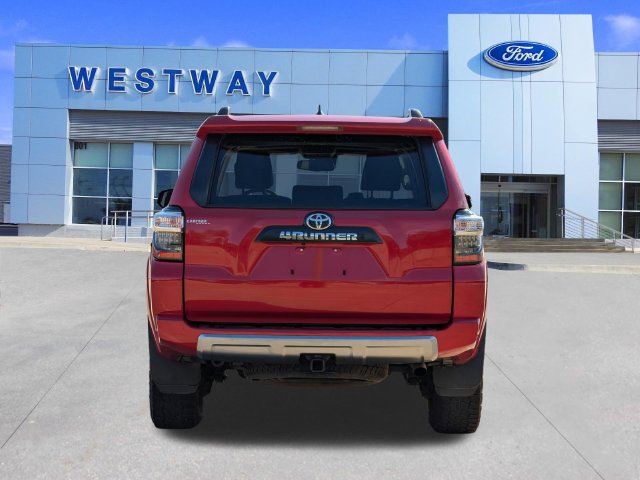 Used 2021 Toyota 4Runner TRD Off-Road Premium w/ Moonroof Package AWD/4WD image 4