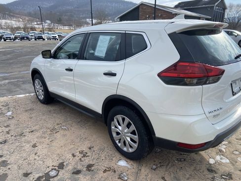 Used 2017 Nissan Rogue S image 7