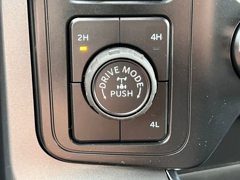 Used 2025 Ford F150 XLT w/ Equipment Group 302A MID image 28