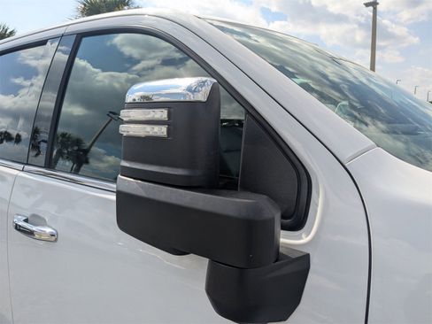 Used 2022 Chevrolet Silverado 2500 LTZ w/ LTZ Convenience Package image 12