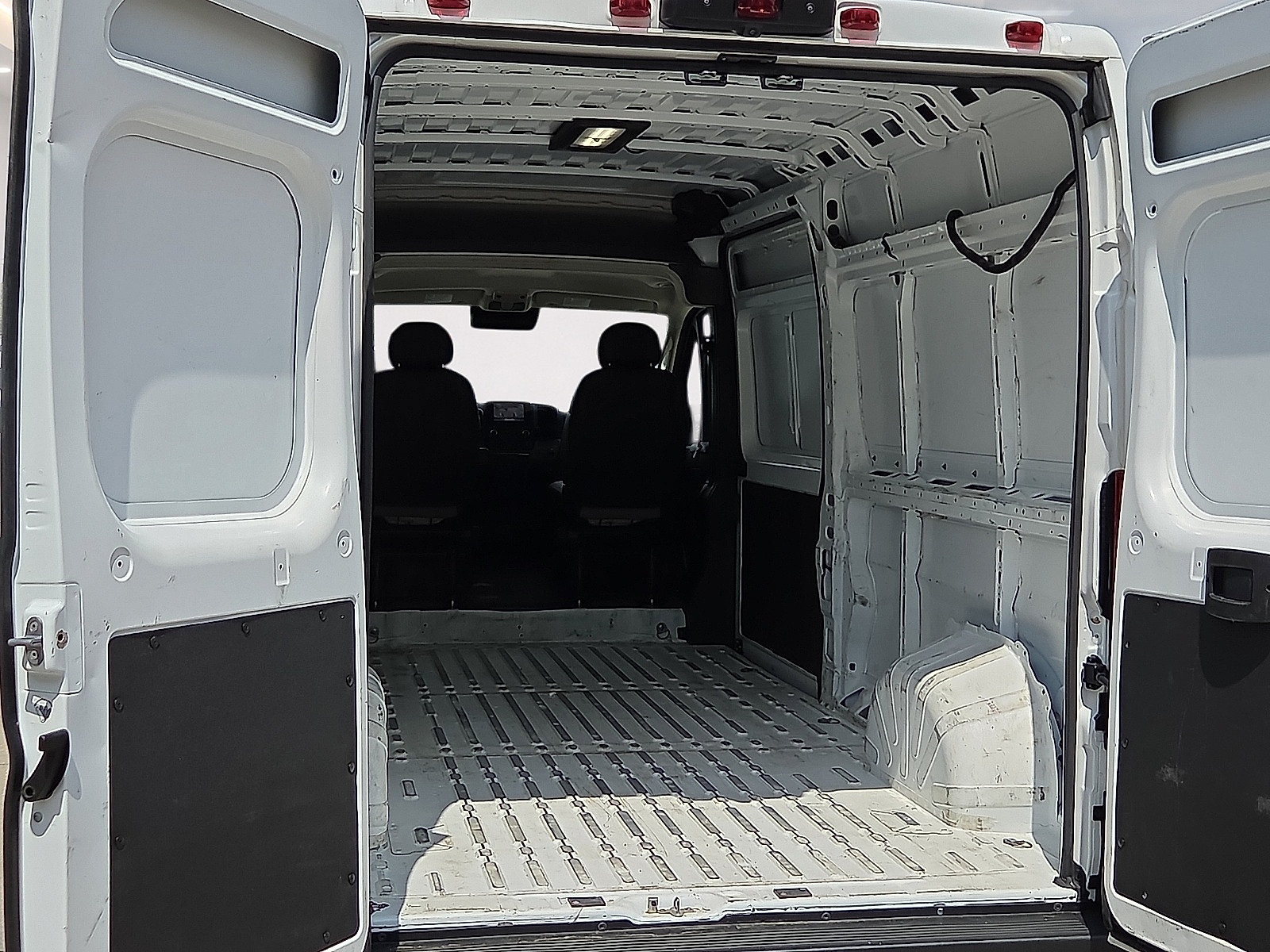 Used 2025 RAM ProMaster 2500 w/ Convenience Group FWD image 7