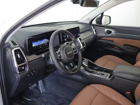 Used 2023 Kia Sorento SX Prestige image 10