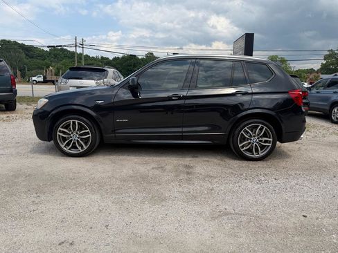 Used 2017 BMW X3 sDrive28i RWD image 2