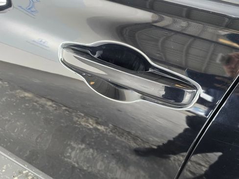 Used 2024 Honda HR-V LX image 7