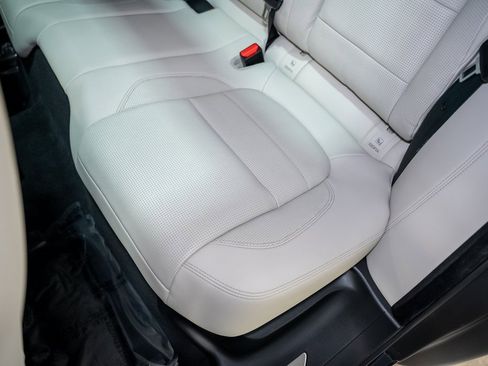 Used 2025 Jaguar F-PACE R-Dynamic S image 36