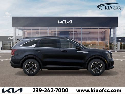 New 2026 Kia Sorento S image 7