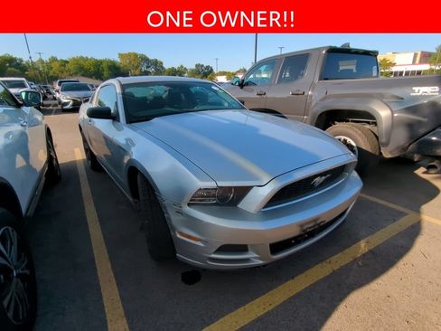 Used 2014 Ford Mustang Coupe RWD image 3