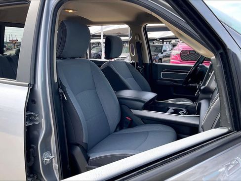 Used 2019 RAM 2500 Big Horn image 9