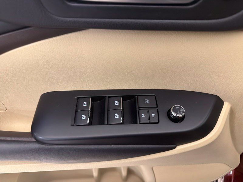 Used 2017 Toyota Highlander Limited AWD/4WD image 21