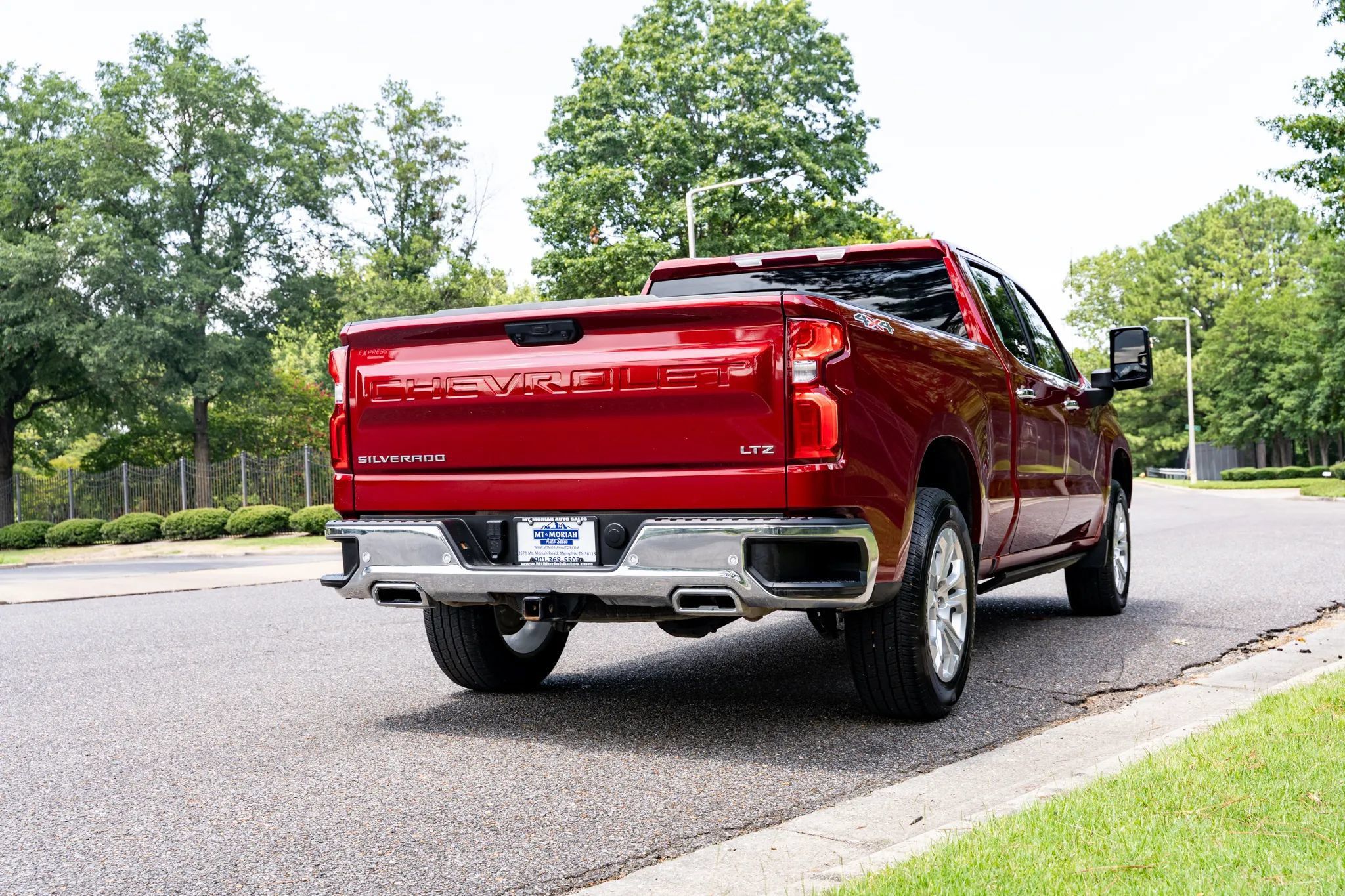 Used 2024 Chevrolet Silverado 1500 LTZ AWD/4WD image 6